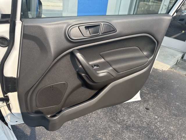 2019 Oxford White Ford Fiesta SE FWD Sedan