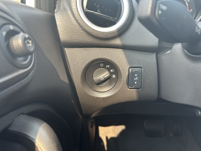 2019 Oxford White Ford Fiesta SE FWD Sedan