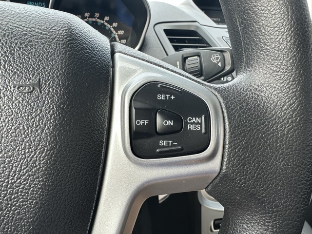 2019 Oxford White Ford Fiesta SE FWD Sedan