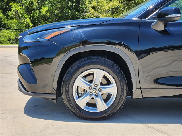 2022 Black Toyota Highlander LE FWD SUV