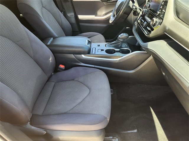2022 Black Toyota Highlander LE FWD SUV