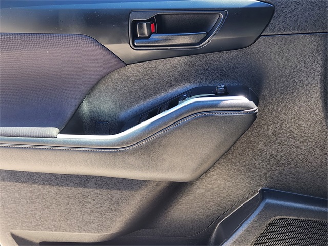 2022 Black Toyota Highlander LE FWD SUV