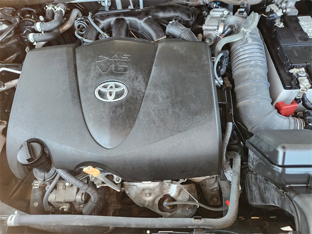 2022 Black Toyota Highlander LE FWD SUV