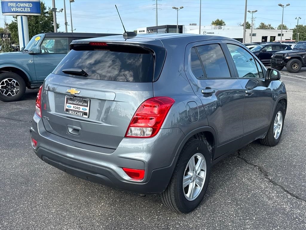 2020 Chevrolet Trax LS photo 4