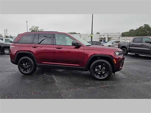 2026 Jeep Grand Cherokee Altitude 4x4