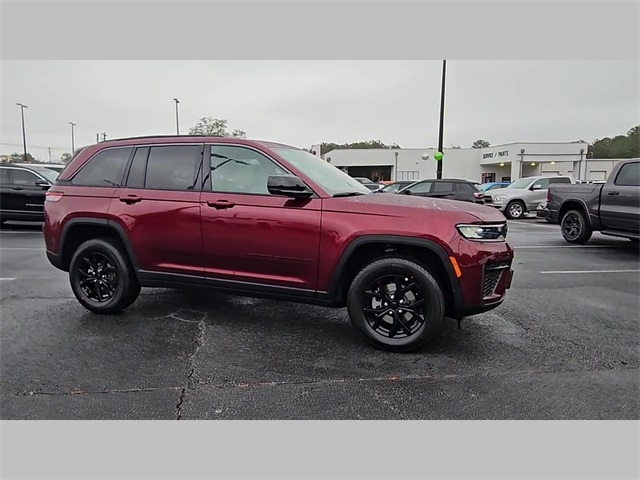 2026 Jeep Grand Cherokee Altitude 4x4