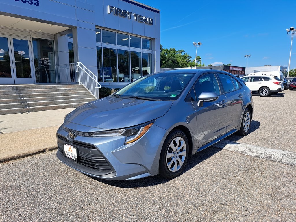 2023 Toyota Corolla LE Sedan 4 Dr. FWD 2