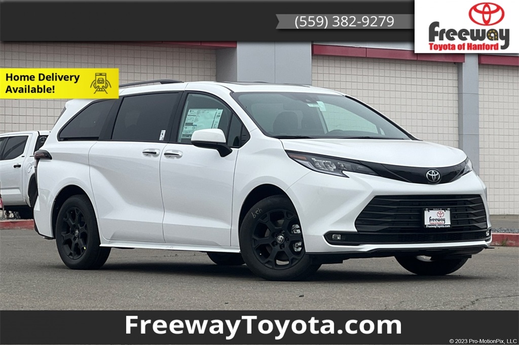2026 Toyota Sienna Woodland Edition's photo