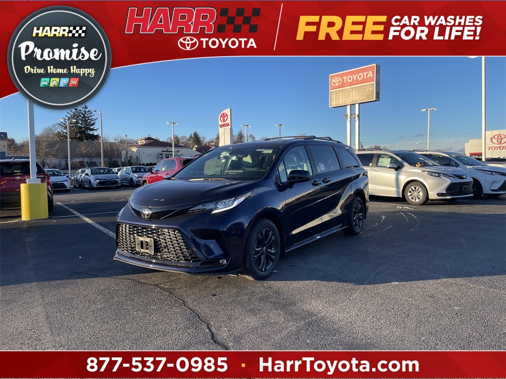 2026 Toyota Sienna XSE's photo