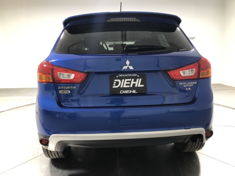 2015 Mitsubishi Outlander Sport ES photo 4