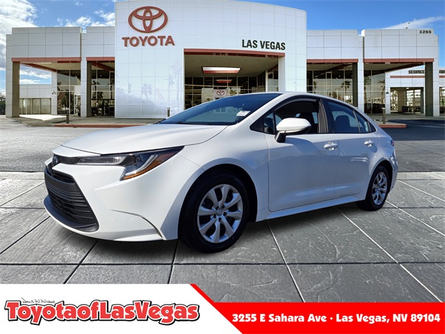 2024 Toyota Corolla LE's photo