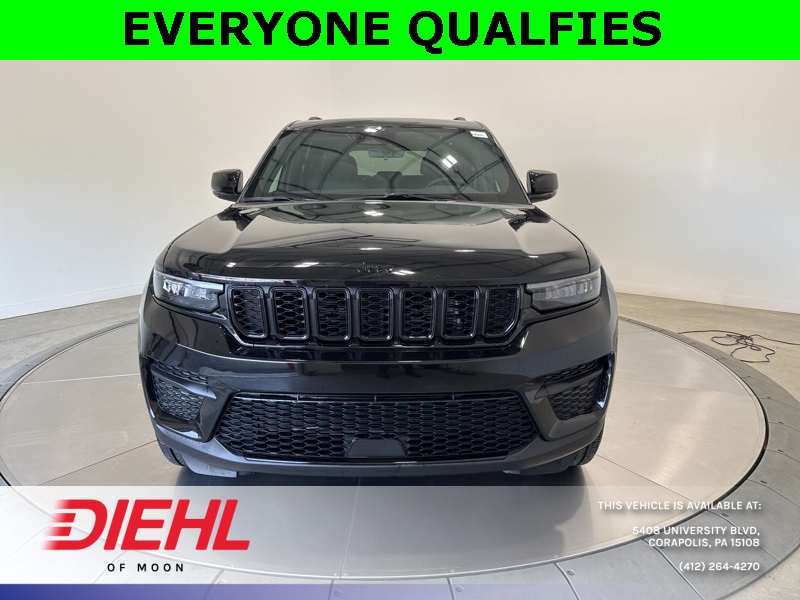 2025 Jeep Grand Cherokee Laredo X photo 2