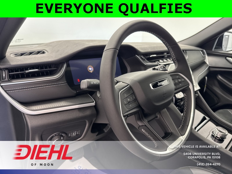 2025 Jeep Grand Cherokee Laredo X photo 12