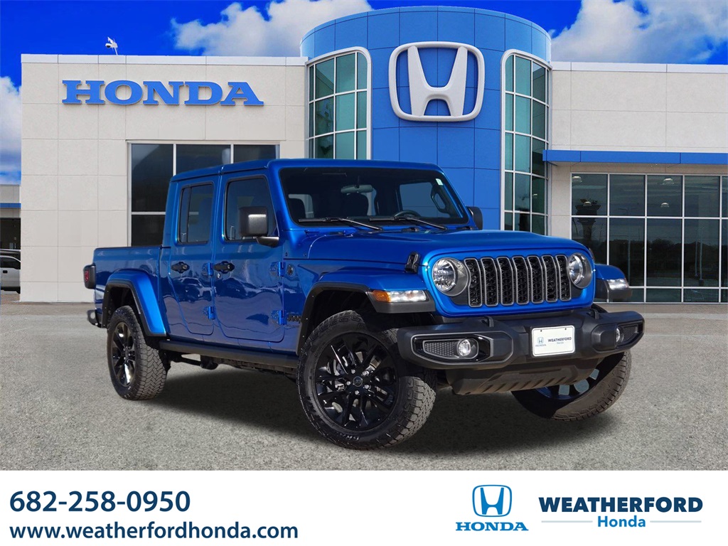 2025 Jeep Gladiator Nighthawk's photo