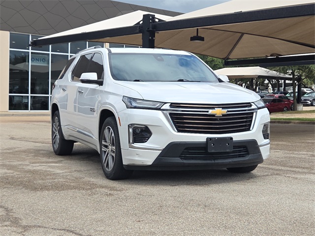 2023 Chevrolet Traverse High Country photo 2