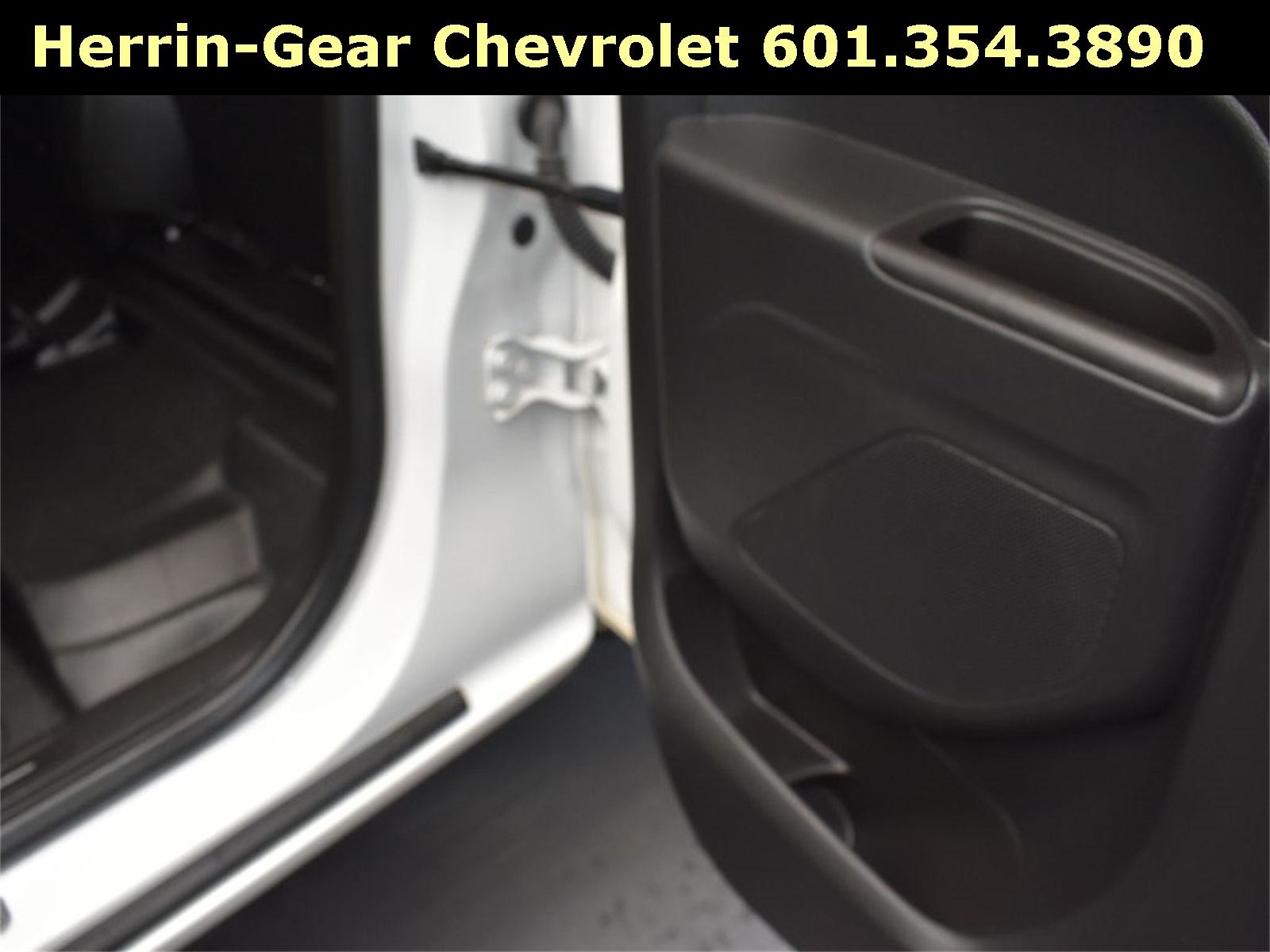 2021 Summit White Chevrolet Colorado LT RWD