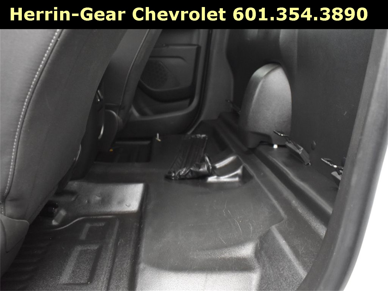 2021 Summit White Chevrolet Colorado LT RWD
