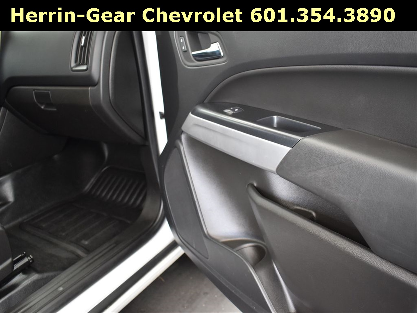 2021 Summit White Chevrolet Colorado LT RWD