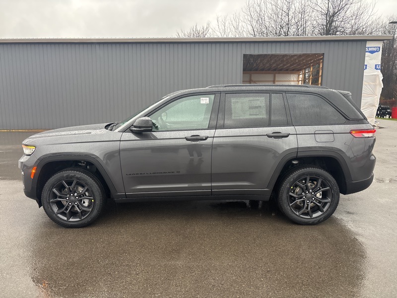 2025 Jeep Grand Cherokee Limited photo 4