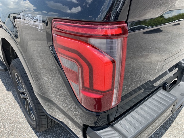 2025 Agate Black Metallic Ford F-150 Lariat 4X4 Truck