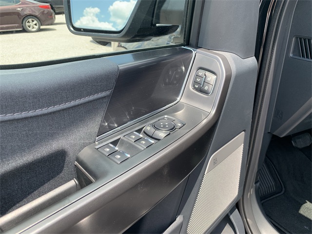 2025 Agate Black Metallic Ford F-150 Lariat 4X4 Truck