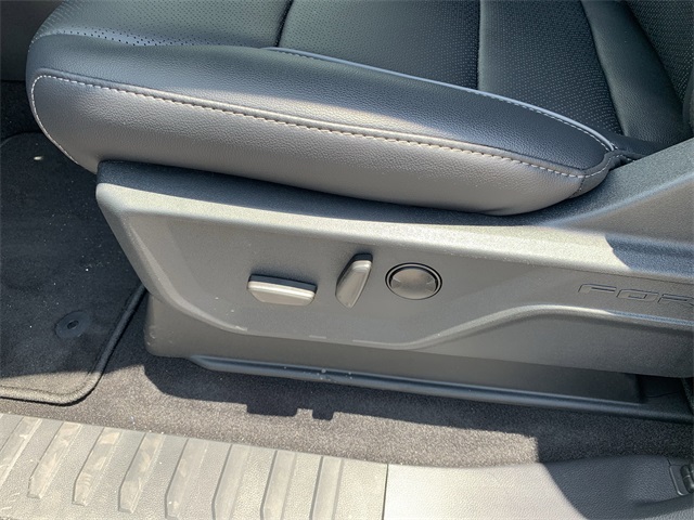 2025 Agate Black Metallic Ford F-150 Lariat 4X4 Truck