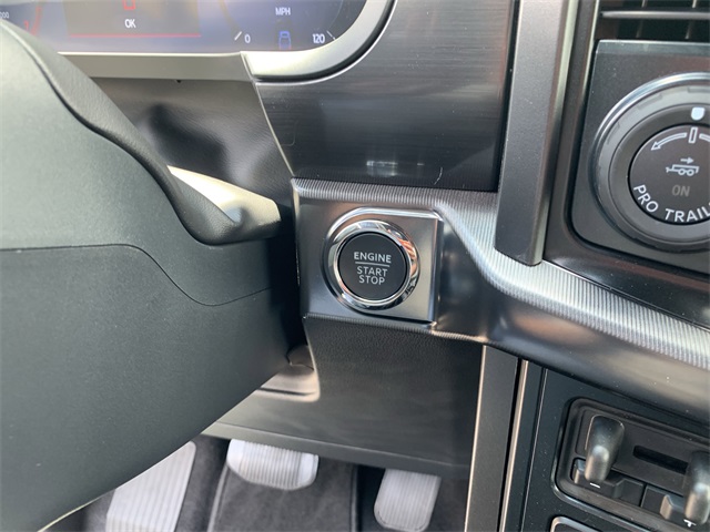 2025 Agate Black Metallic Ford F-150 Lariat 4X4 Truck