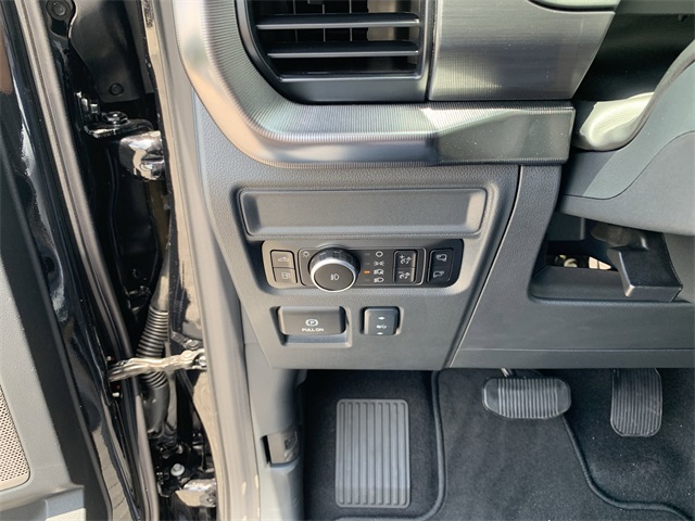 2025 Agate Black Metallic Ford F-150 Lariat 4X4 Truck