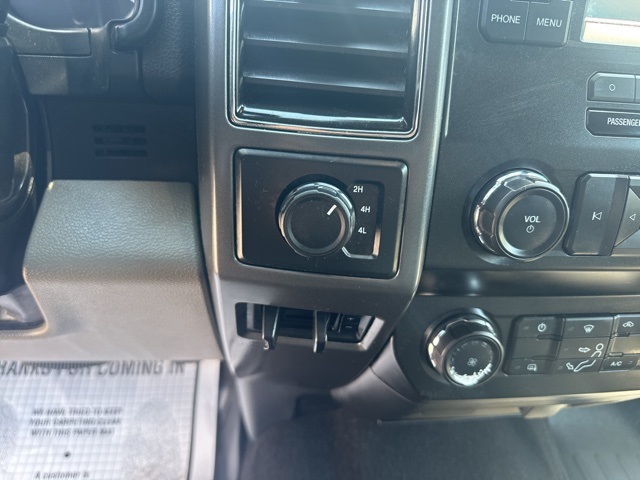 2019 Oxford White Ford Super Duty F-250 SRW XLT 4X4 Truck