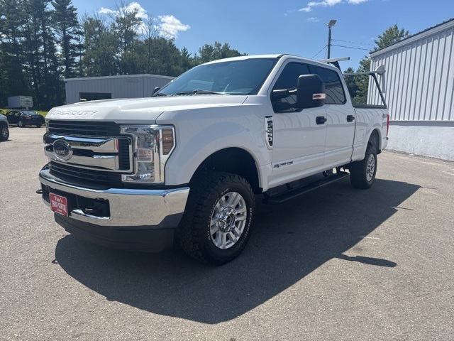 2019 Oxford White Ford Super Duty F-250 SRW XLT 4X4 Truck