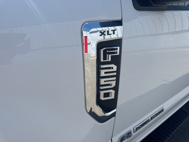 2019 Oxford White Ford Super Duty F-250 SRW XLT 4X4 Truck