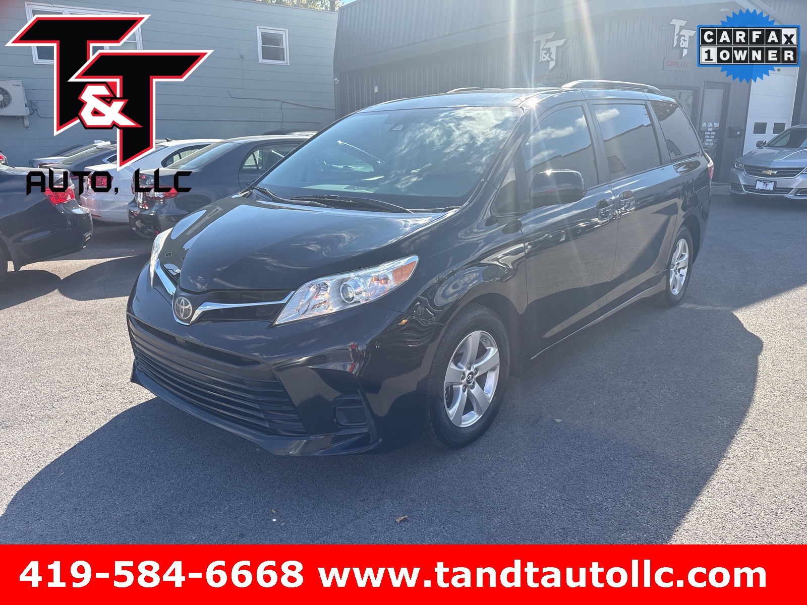 2018 Toyota Sienna LE's photo