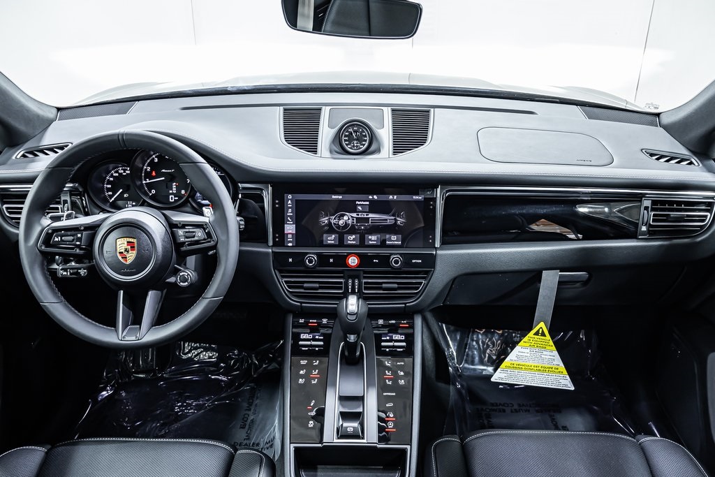Macan T