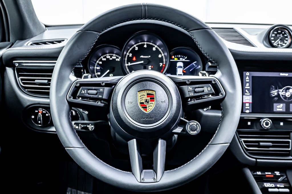 Macan T