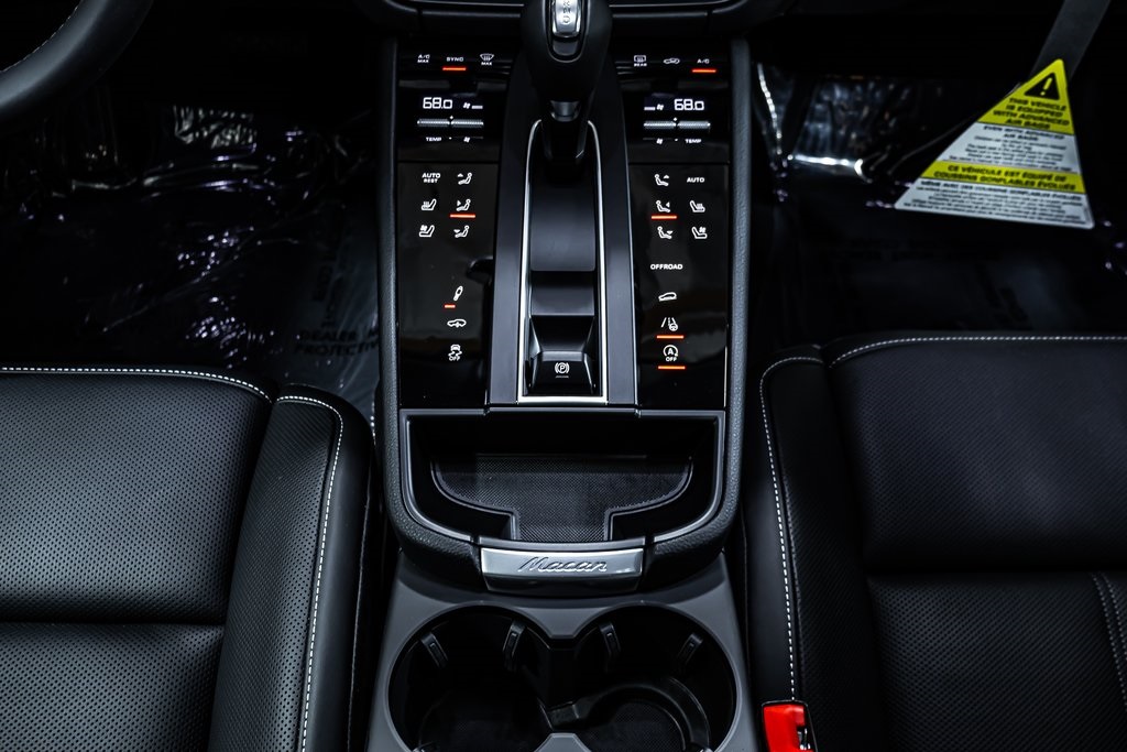 Macan T