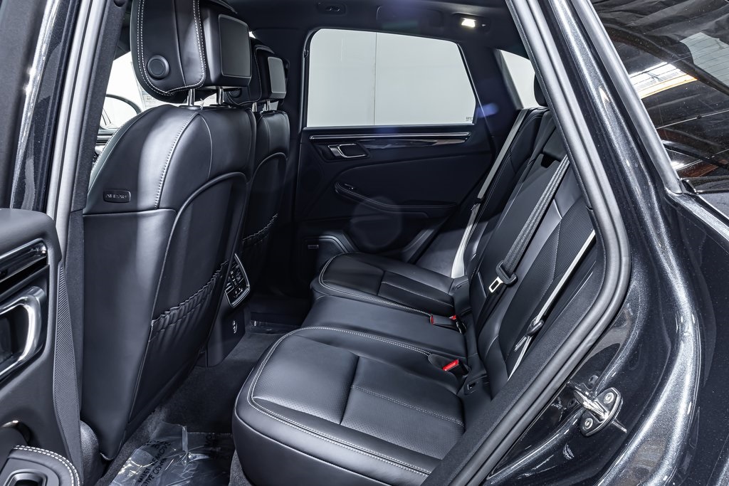 Macan T