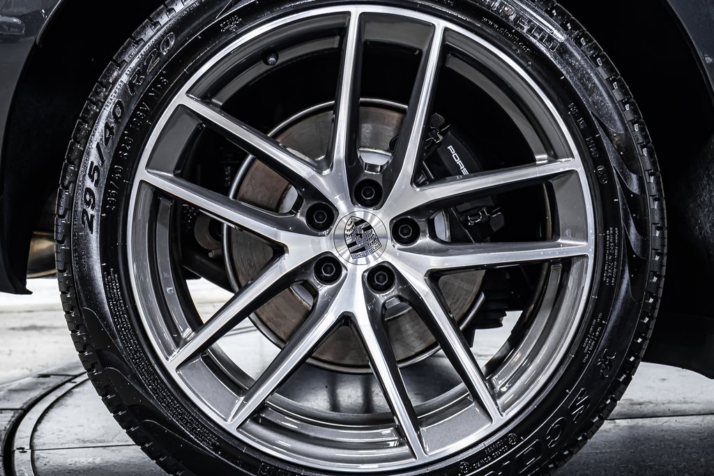 Macan T