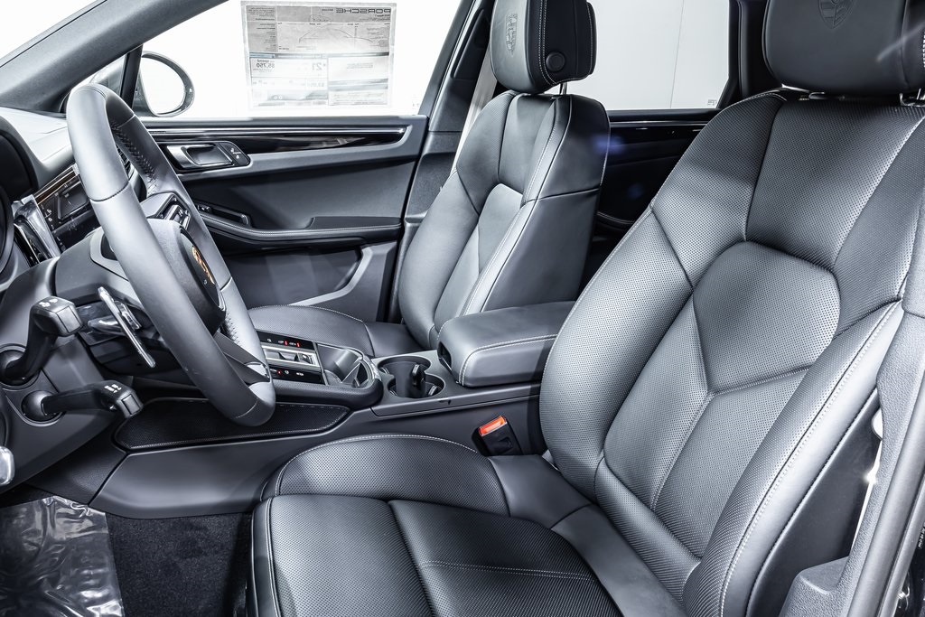 Macan T