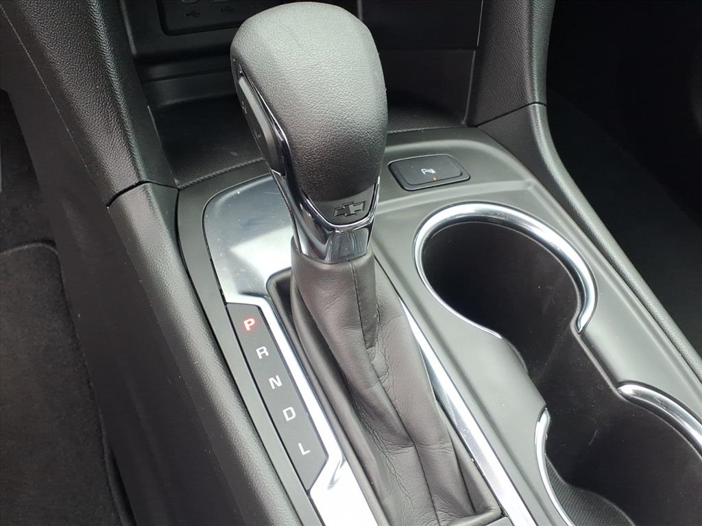 used 2023 Chevrolet Equinox car, priced at $19,900