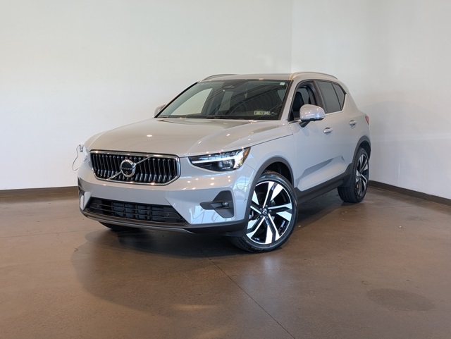 2025 Volvo XC40