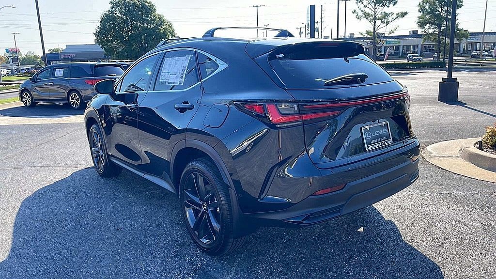2025 Lexus NX 450h+ Luxury AWD photo 3