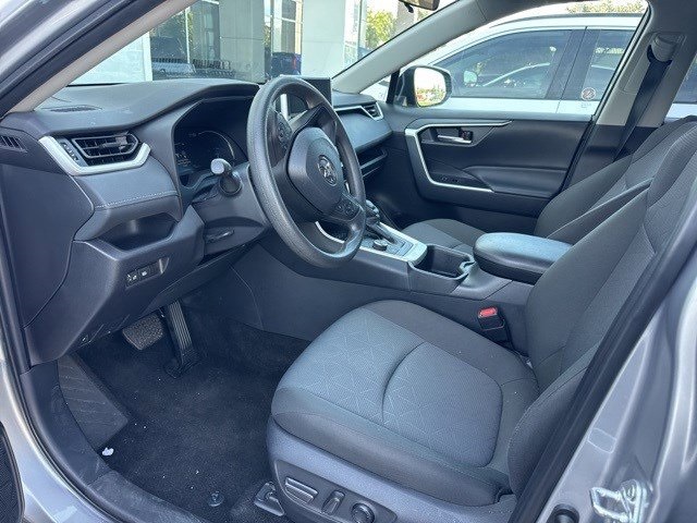 Used 2025 Toyota RAV4 XLE with VIN 4T3RWRFV8SU176225 for sale in Kansas City