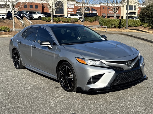 2020 Toyota Camry XSE photo 3