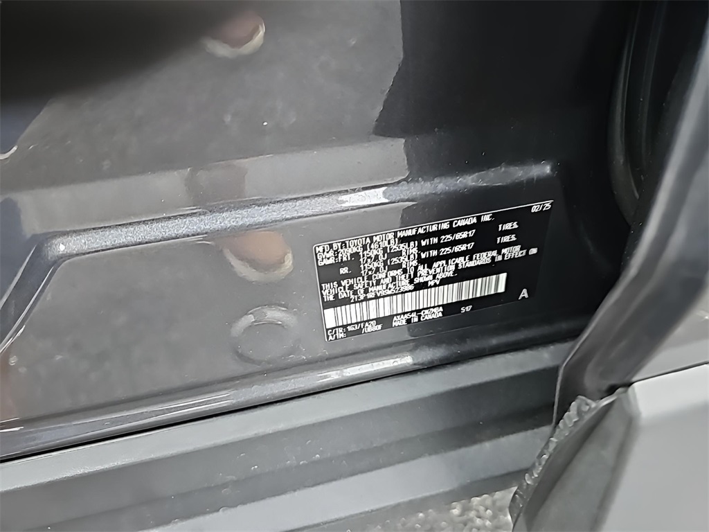 2025 Toyota RAV4 XLE photo 2