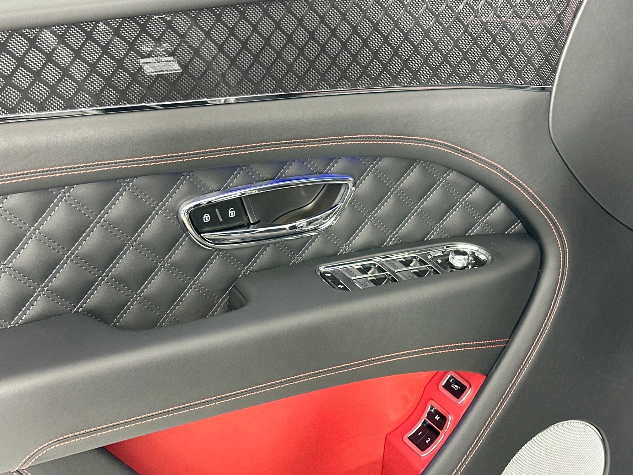 new 2025 Bentley Bentayga car