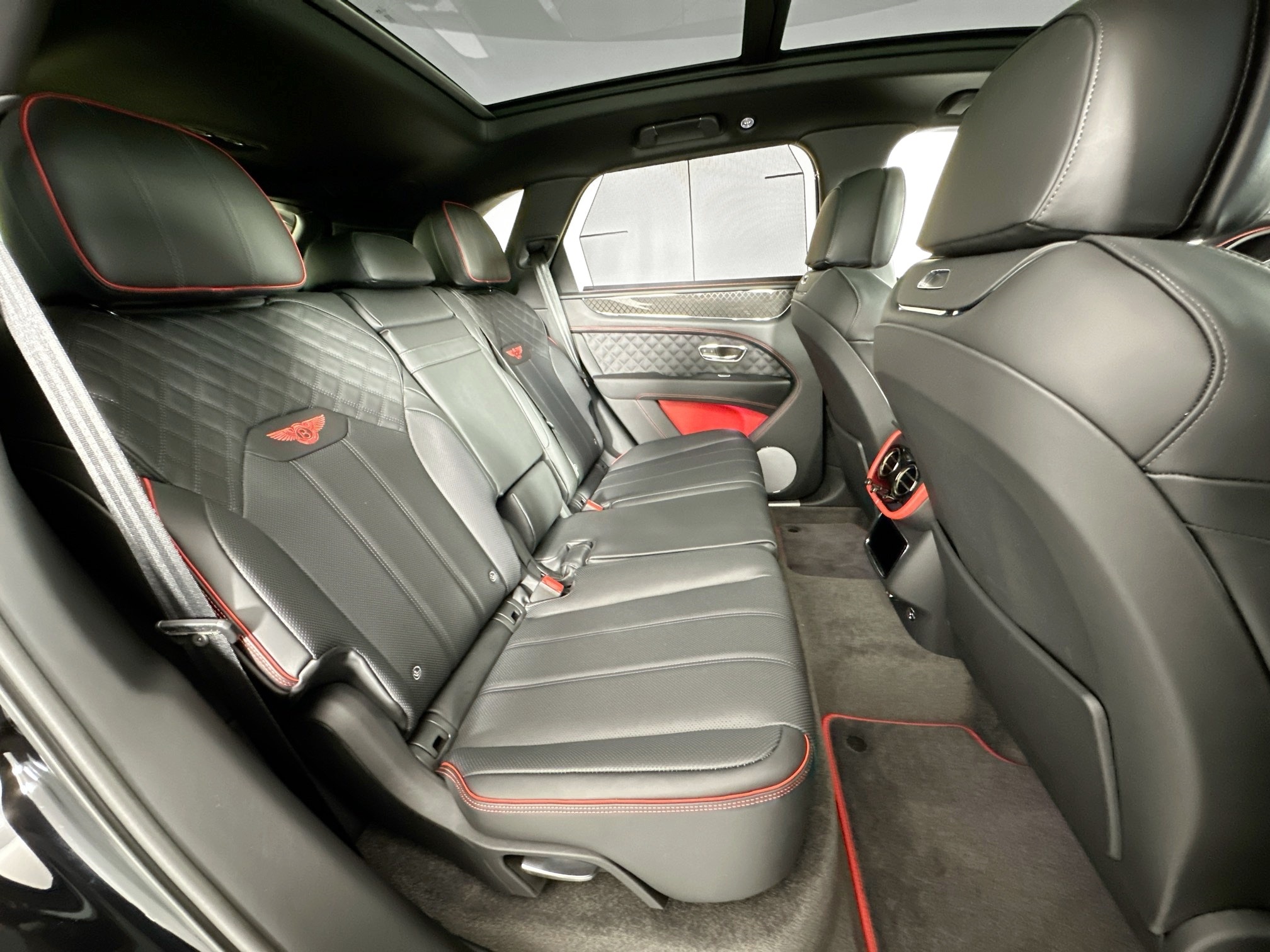 new 2025 Bentley Bentayga car