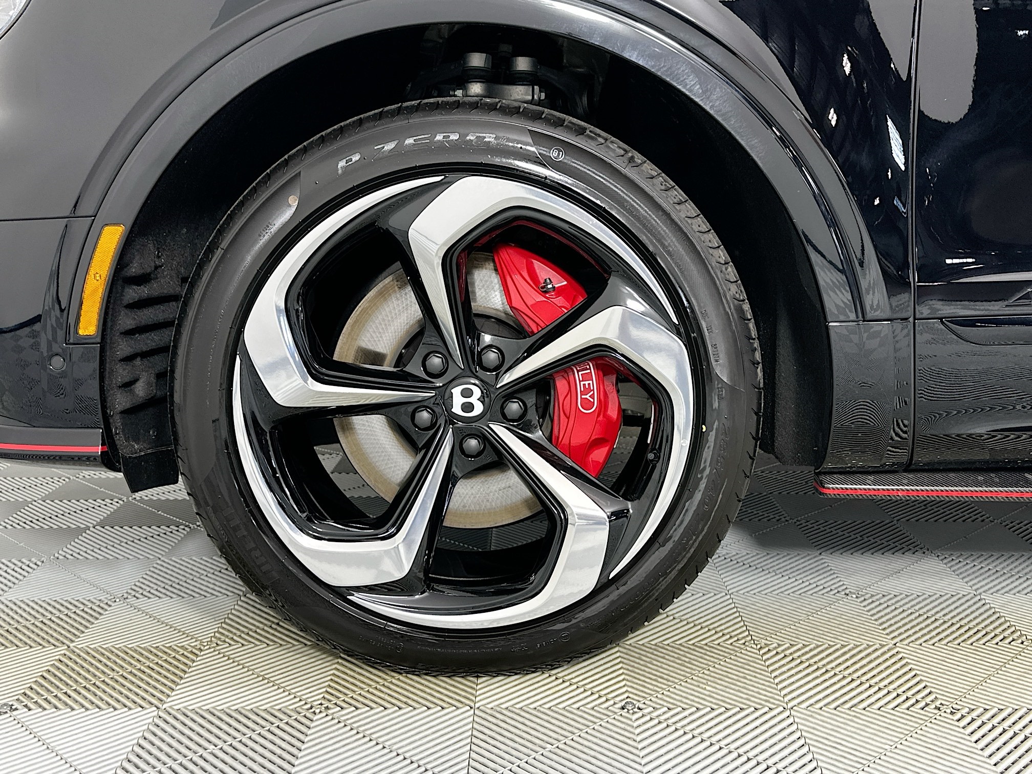 new 2025 Bentley Bentayga car