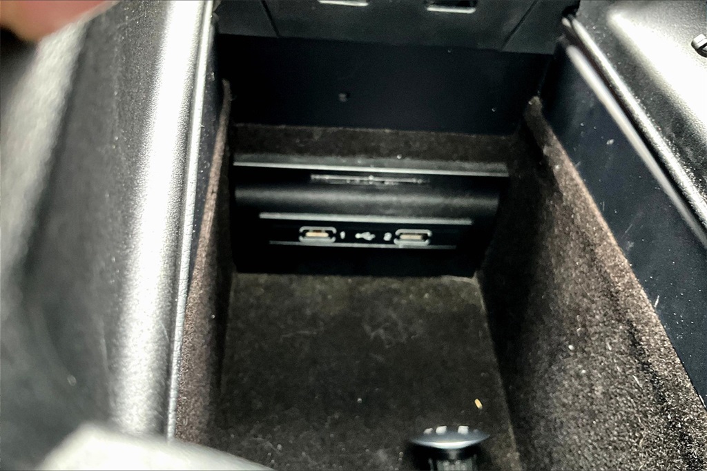 2016 Mercedes Benz E 400 4MATIC photo 14