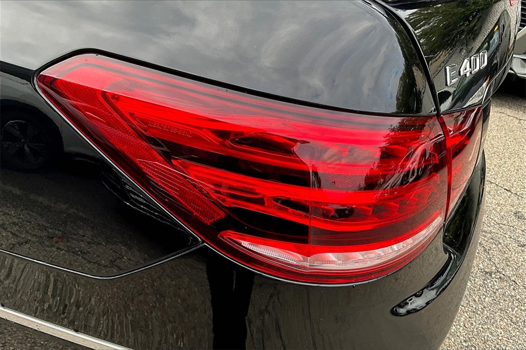 2016 Mercedes Benz E 400 4MATIC photo 21