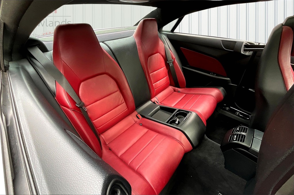 2016 Mercedes Benz E 400 4MATIC photo 22